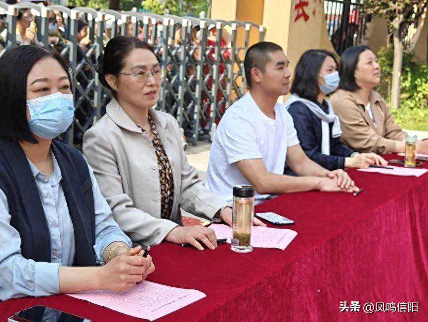 书香陪伴 “悦”读美好 信阳市羊山新区第一小学开展经典诵读活动